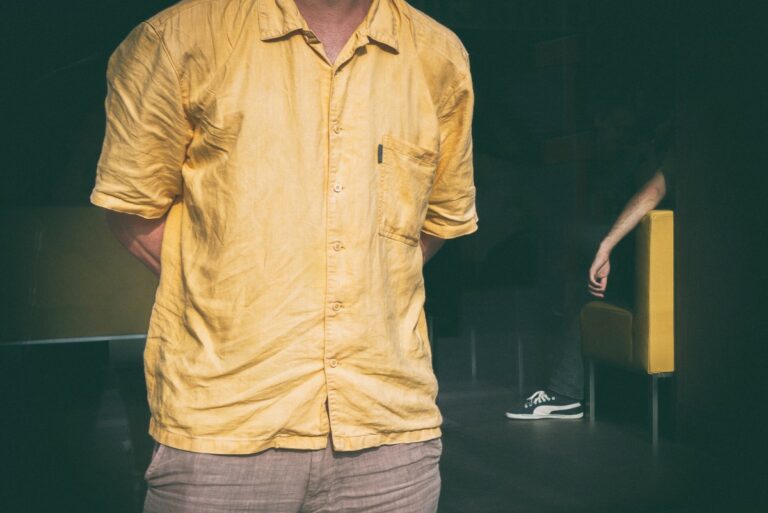 Comment porter une chemise manche courte homme