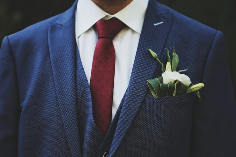 Choisir son costume et ses accessoires pour une tenue exceptionnelle le jour de son mariage