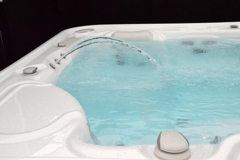 Comment bien choisir sa baignoire balnéo ? Nos critères et astuces